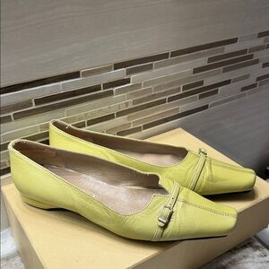 Sacco comfort Italian Elegant Yellow Women's Loafers shoes size 8